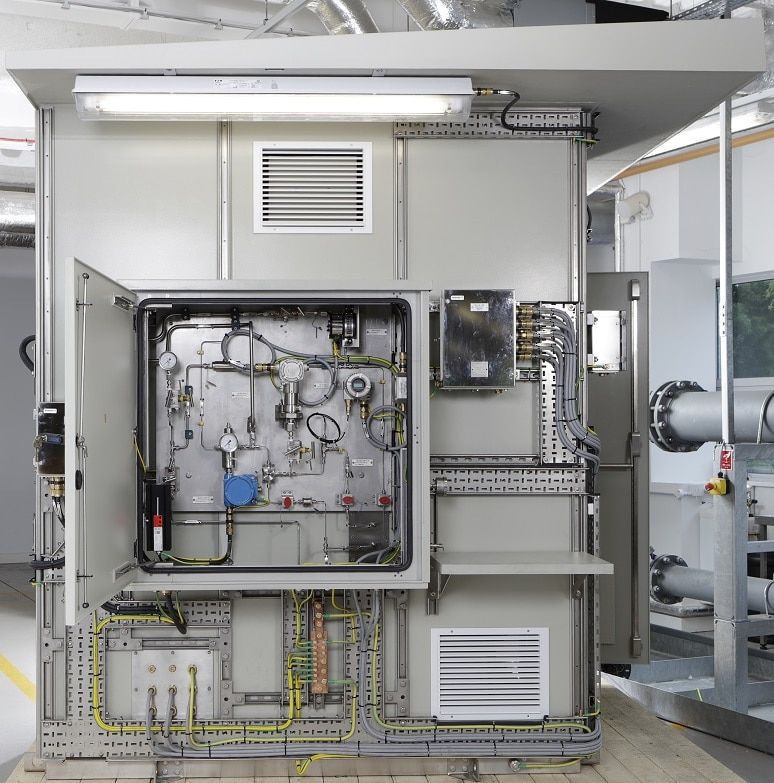 Online Chromatographs and Analytical Shelter